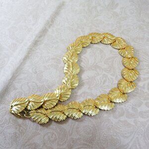 Vintage Goldtone Heavy Leaf Link 16" Choker Necklace Lobster Clasp